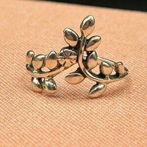 925 Sterling Silver Flower Leaves Size 7.5 Ring